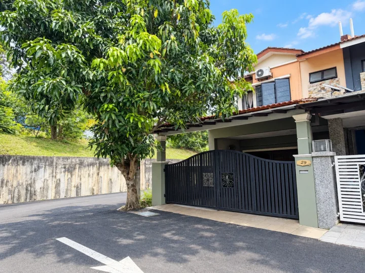 FOR SALE | RENOVATED END LOT 2-STOREY TERRACE TAMAN PUTERI HEIGHTS | RAWANGTS