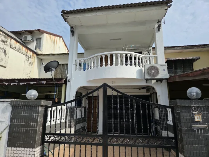 Renovated Double Storey House @ Seksyen 19 Shah Alam