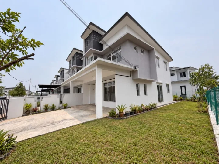 DOUBLE STORY CORNER BANDAR TASIK KESUMA