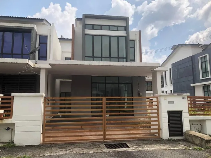 ENDLOT Double Storey Terrace, Saujana KLIA