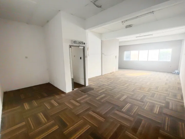First Floor Shoplot, Pekan Salak