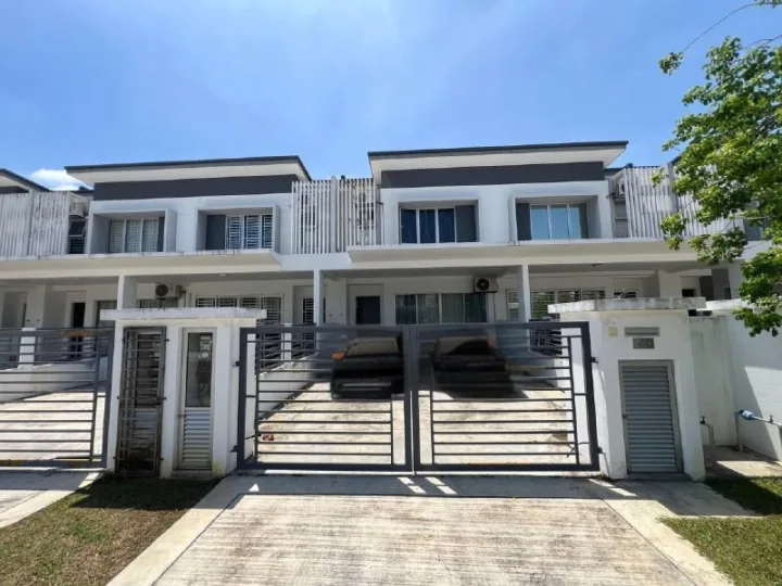 Double Storey Terrace House Taman Botanik Kundang Estates Selangor
