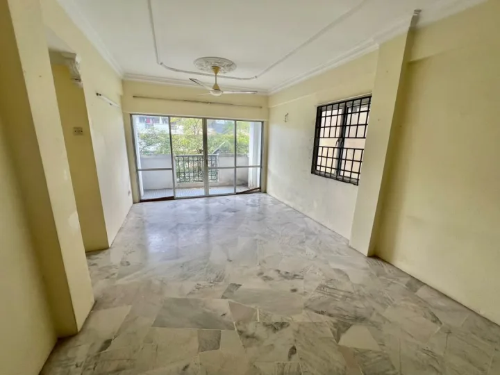 PAHLAWAN C-BUKIT SAUJANA APARTMENT (4km To CIQ)