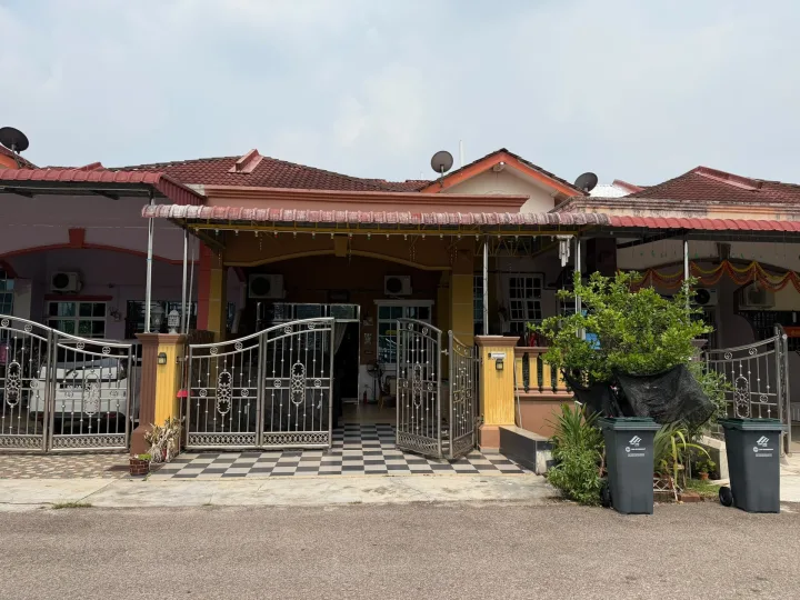 SEGAMAT TAMAN MESRA CHAAH SINGLE STOREY TERRACE RENOVATED
