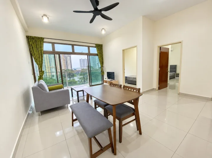 PALAZIO APARTMENT @TMN MOUNT AUSTIN