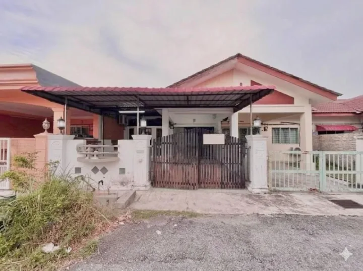 Teres 1 Tingkat Freehold Non-Bumi, Taman Saujana Indah, Bukit Katil