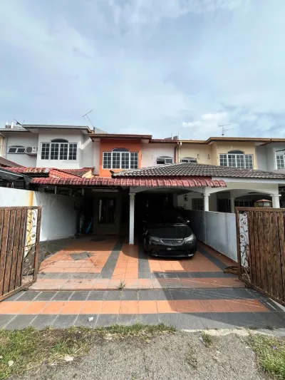 Intermidiate Double Storey House In Seksyen 5 Bandar Teknologi Kajang