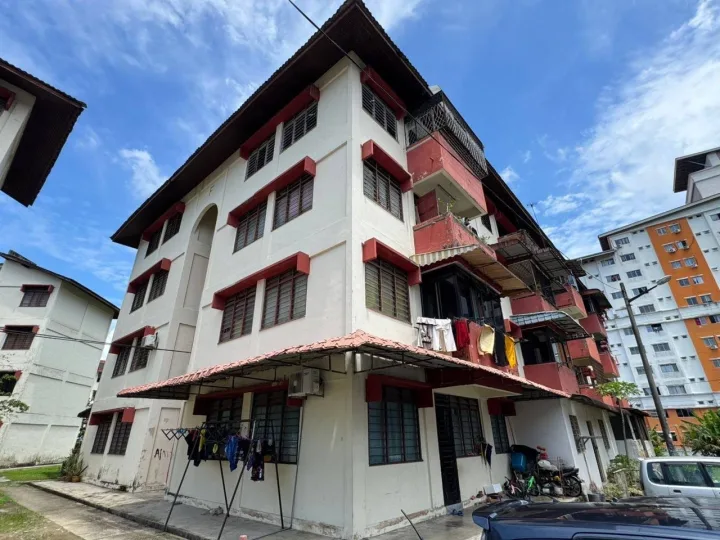 Ground Floor @Flat Camar Perling