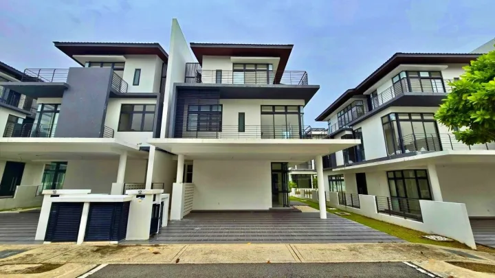 READY TO MOVE IN FREEHOLD 3-STOREY SEMI-D SENNA RESIDENCE PRESINT 12 PUTRAJAYA
