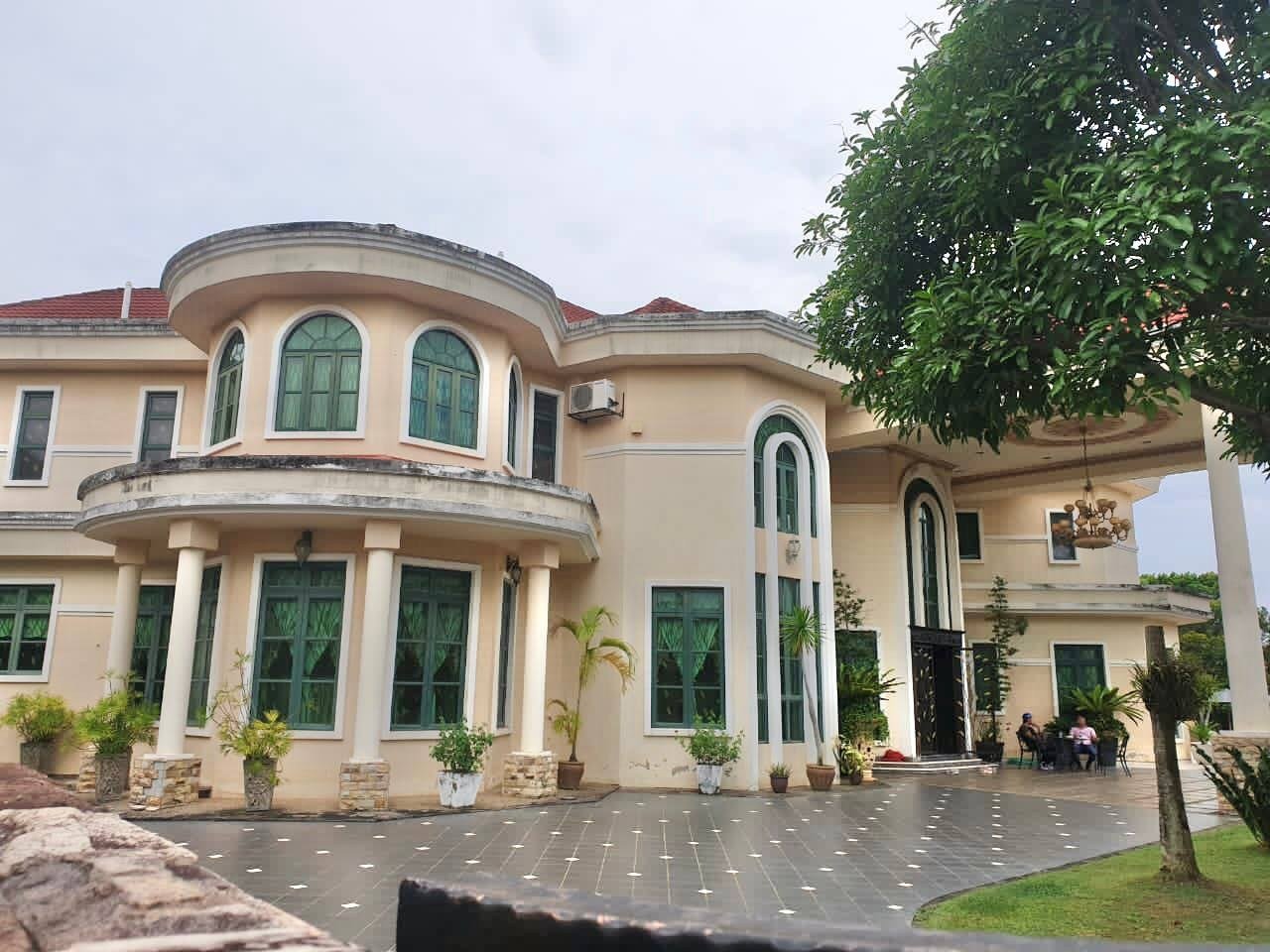 Fully Furnished, Double Storey Bungalow, Kota Warisan