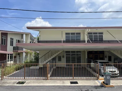 FREEHOLD | Ground Floor Townhouse Aman Kasa Height