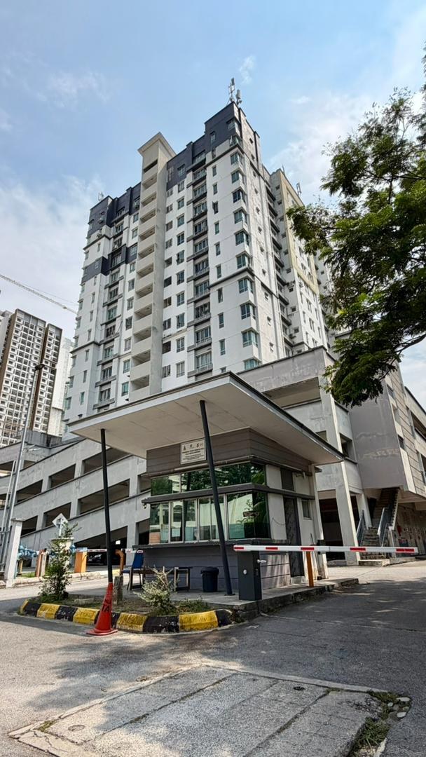 Apartment Villa Tropika Untuk Dijual . Freehold / Open Lot
