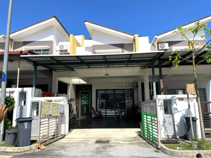 Teres 2 Tingkat Taman Warisan Puteri Sikamat