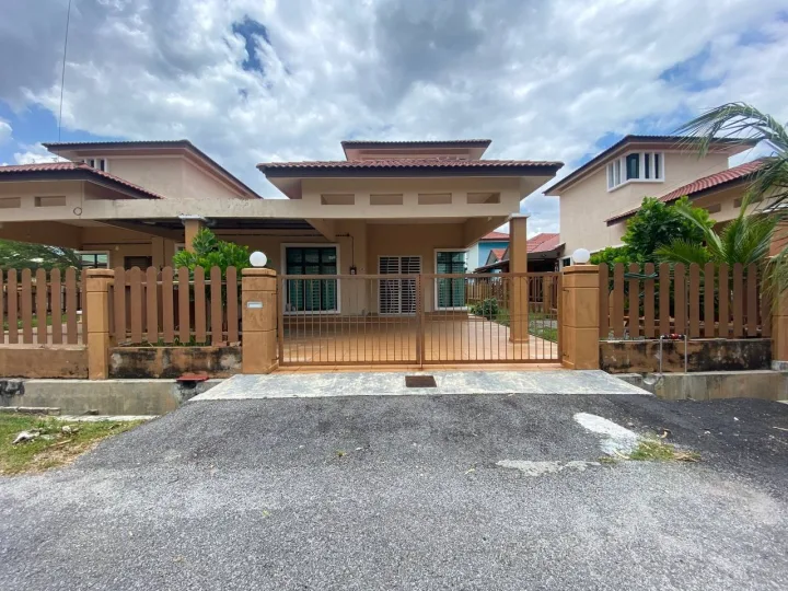 FREEHOLD | Rumah Semi D Cluster Taman Saujana Indah