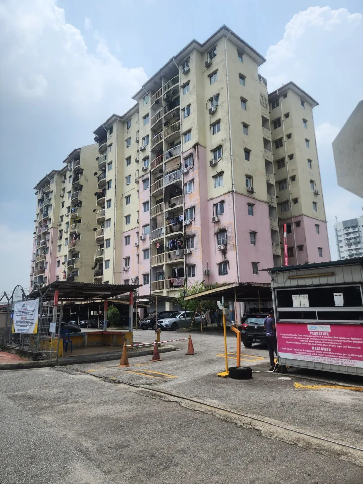 Apartment Desa Perangsang (Blok G)