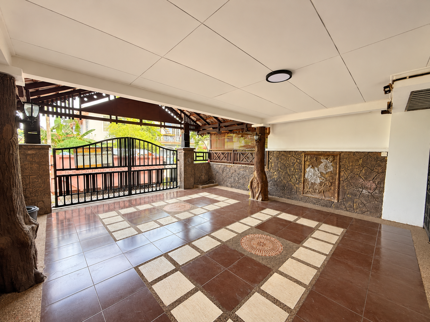 RENOVATED EASY ACCESS - Jln Sekuntum, Taman Bukit Dahlia