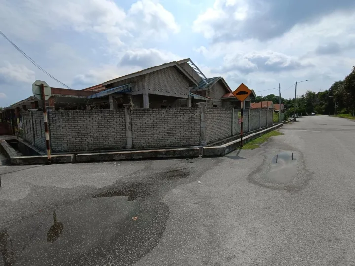 [JUALAN SEADANYA] CORNER LOT PANDAN MAKMUR