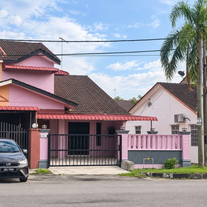 TAMAN KOTA JAYA, KOTA TINGGI-END LOT 1.5 STOREY