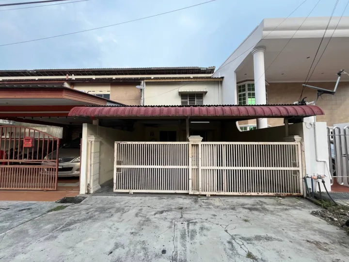 RENOVATED | NON BUMI Rumah Teres 2 Tingkat Taman Merlimau Baru
