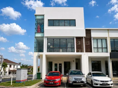 End Lot Shoplot Seksyen 8 Bandar Baru Bangi (Facing Main Road)