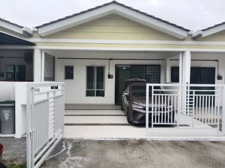 FOR RENT PARTIAL FURNISHED HOUSE IN TAMAN SHOREA HARTAMAS