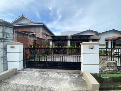SP52 - RUMAH BANGLO SETINGKAT DI BATU PAHAT UNTUK DIJUAL.