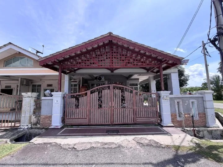 CORNER FREEHOLD Teres Setingkat Taman Samarinda, Alor Gajah, Melaka