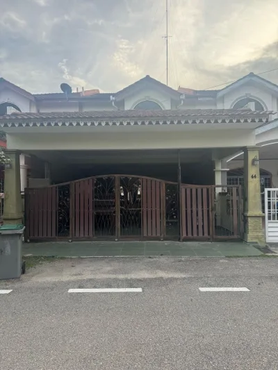 SP22 - Rumah Teres Dua Tingkat Di Bukit Pasir Muar Menanti Anda!
