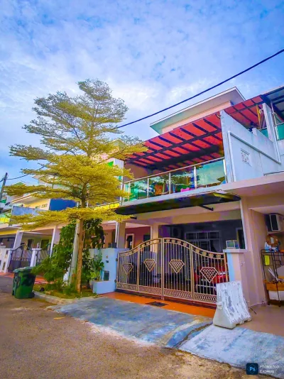 GATED AND GUARDED 3 STOREY Taman Limbongan Indah
