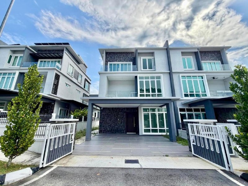3 Storey Semi-D TTDI Heights Residence, Kuala Lumpur